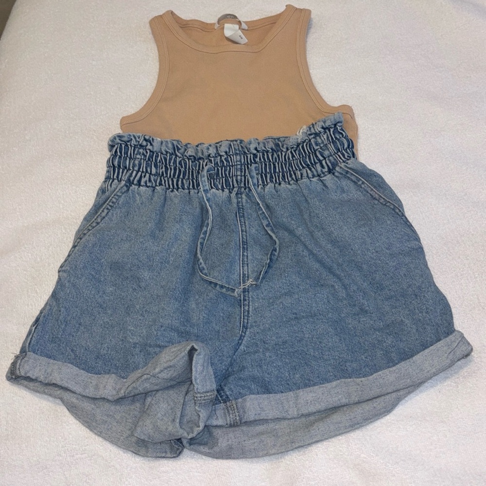 Forever 21 Denim Jean Shorts + H&M Ribbed Tank